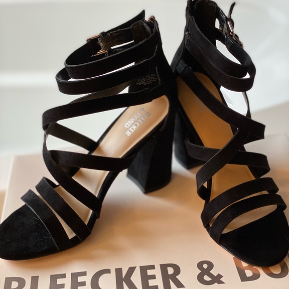 NEW IN BOX BLEECKER & BOND SANDALS - Picture 6 of 11